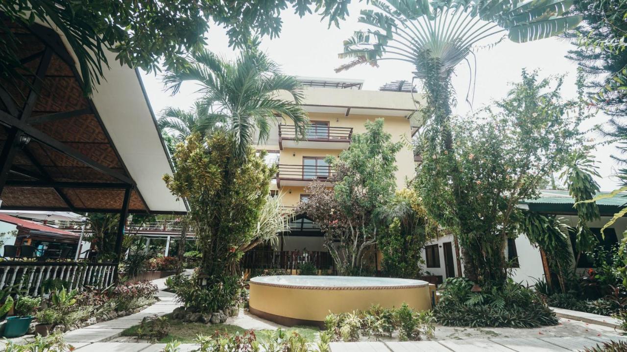 Point 303 Resort General Luna  Extérieur photo