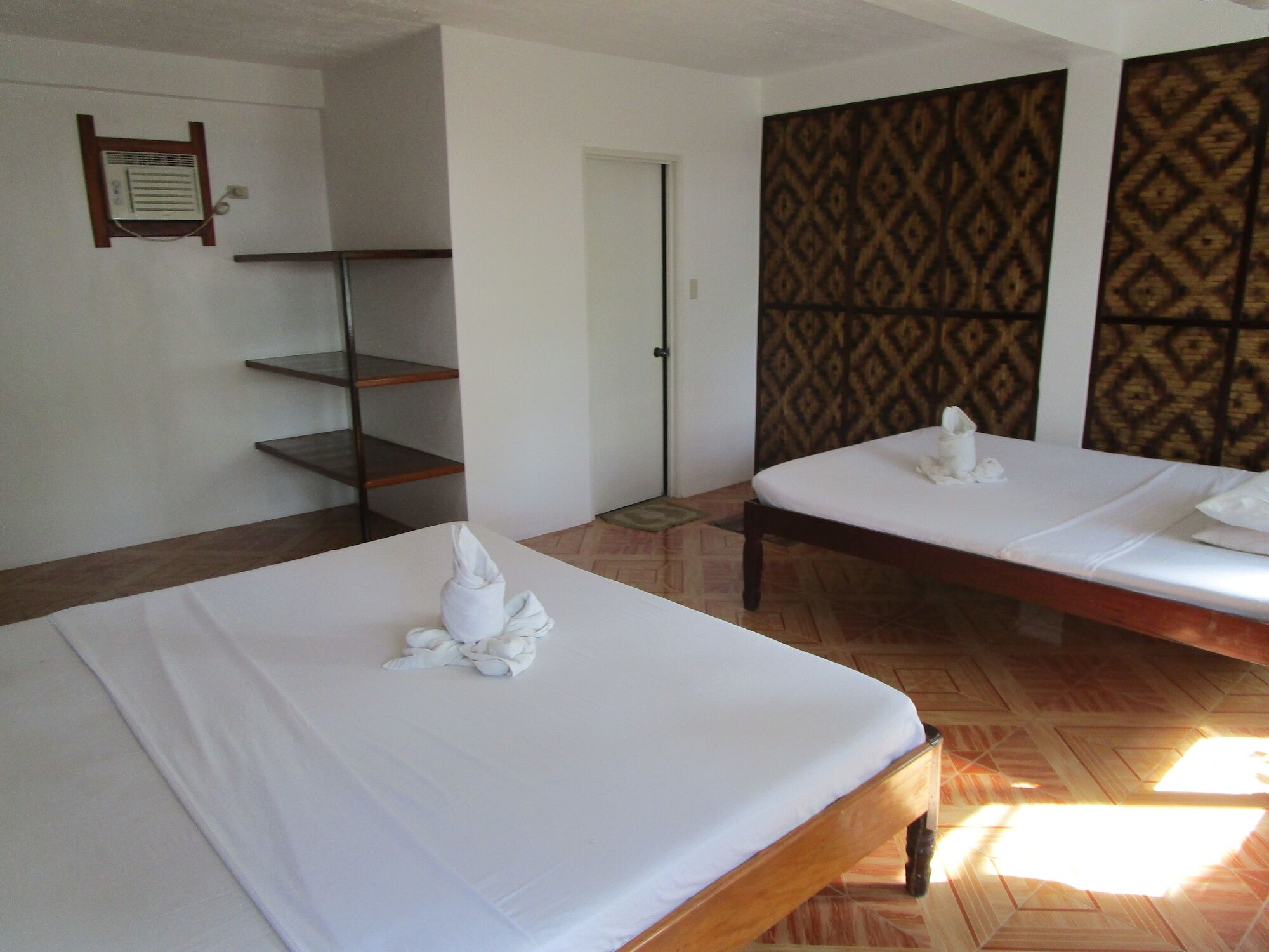 Point 303 Resort General Luna  Extérieur photo